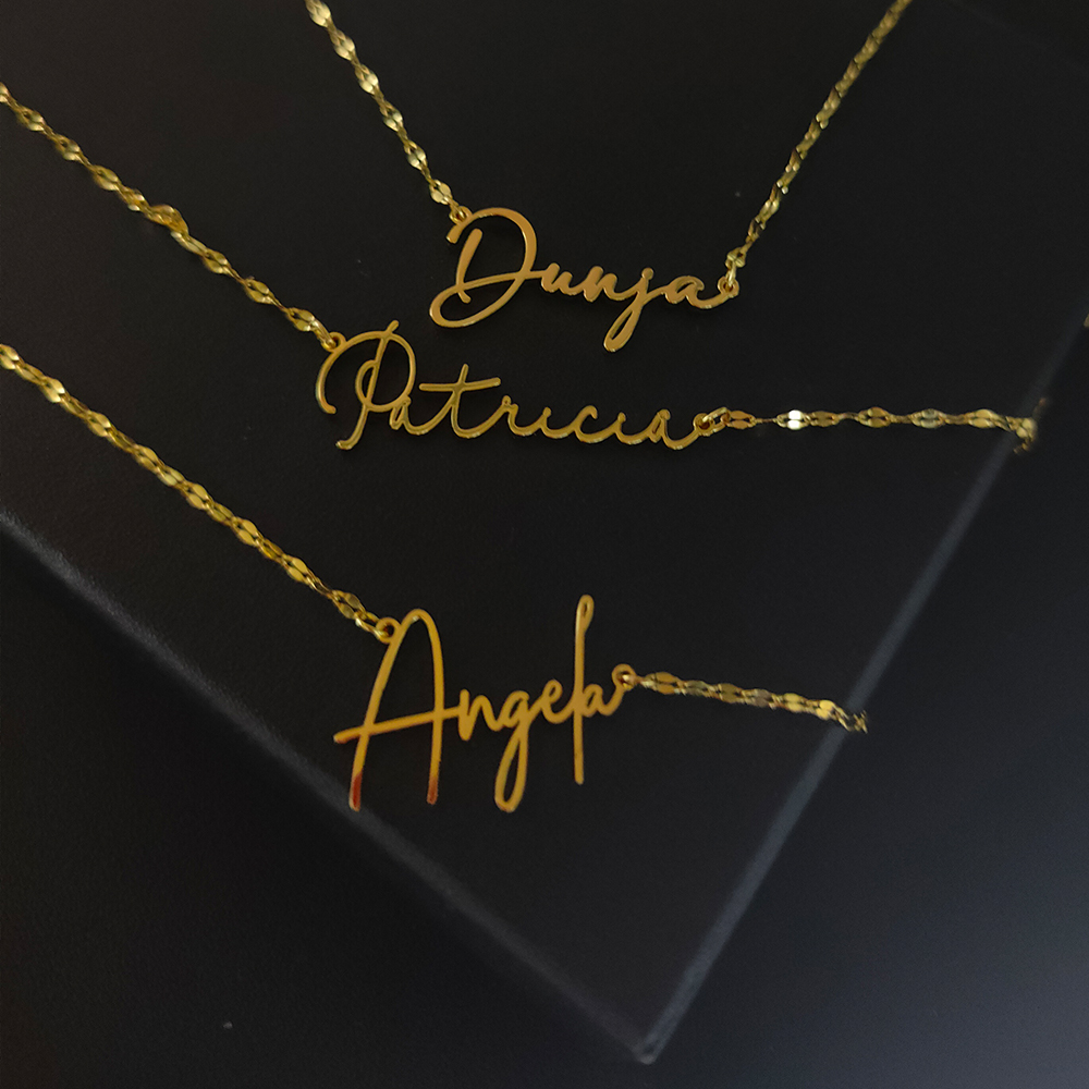 Collier avec plaque signalétiq - Name Necklace Custom avis et prix